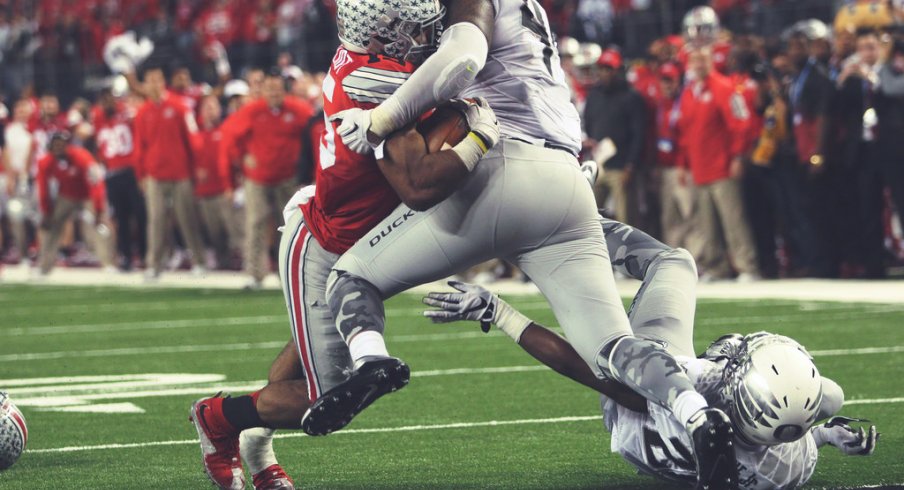 Zeke plunges at the goal line.