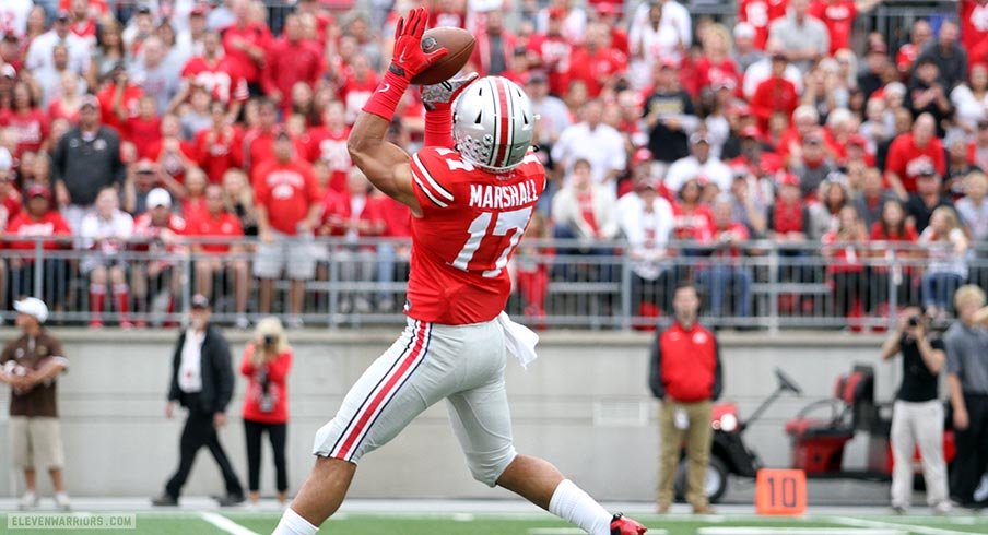 Jalin Marshall hauls in a pass.