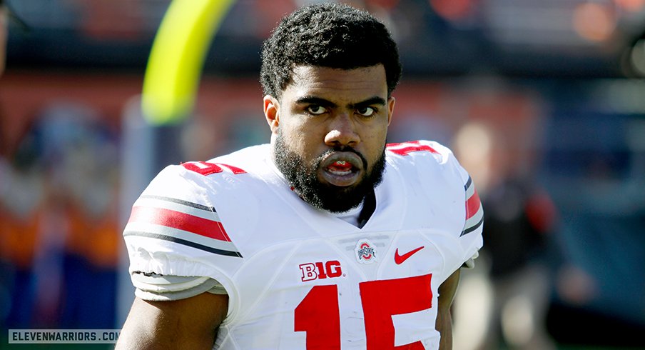 Ezekiel Elliott pregame against Illinois.