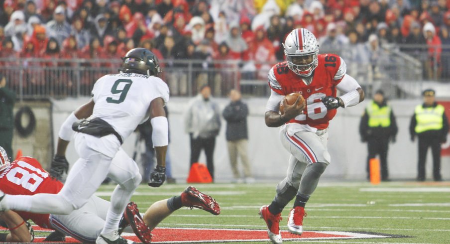 J.T. Barrett and the OSU offense struggled mightily to move the ball against the Spartans