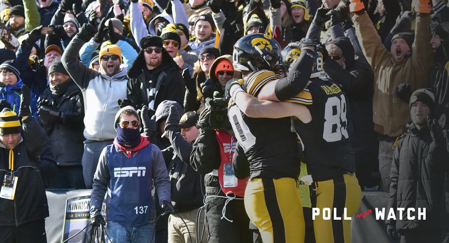21 November, 2015: Iowa wide receiver Matt VandeBerg (89) celebrates after scoring during a Big Ten conference football game between the Purdue Boilermakers and the Iowa Hawkeyes at Kinnick Stadium in Iowa City, Ia.(Photo by Keith Gillett/Icon Sportswire)
