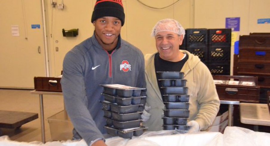 Darron Lee pays it forward.