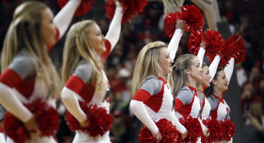 Ohio State cheerleaders at a women's hoops game.