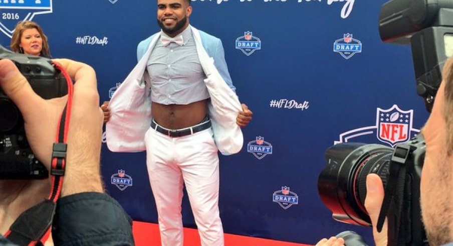 Photo: Ezekiel Elliott shows up wearing crop top to 2016 NFL Draft