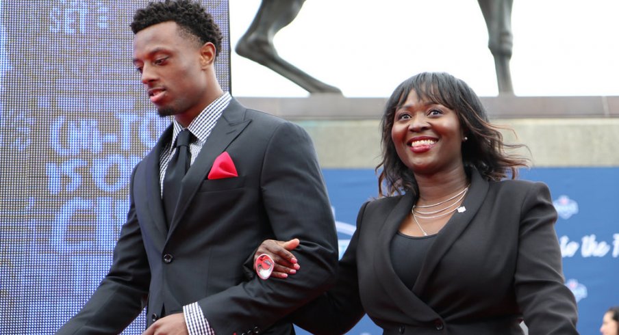 Eli Apple's mom to write for Sports Illustrated