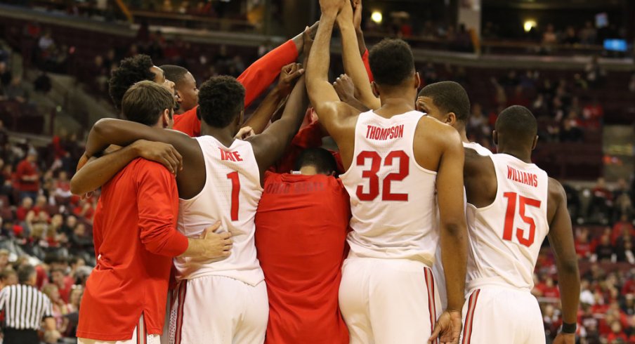 Ohio State huddles before playing UConn. 