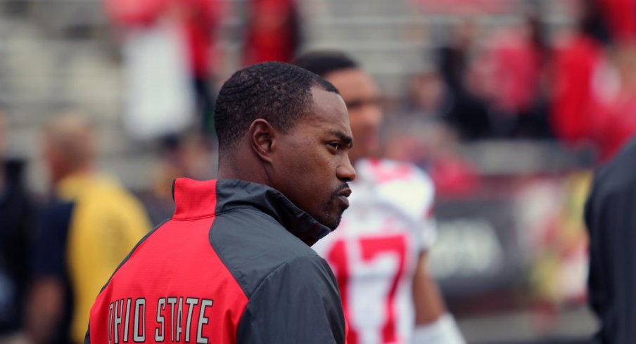 Former Ohio State RBs coach Stan Drayton is joining Texas' staff. 