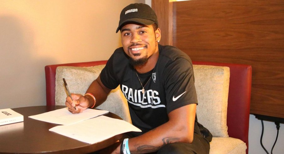 Gareon Conley signs with Oakland Raiders