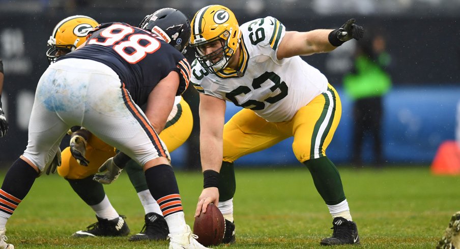 Corey Linsley signs extension
