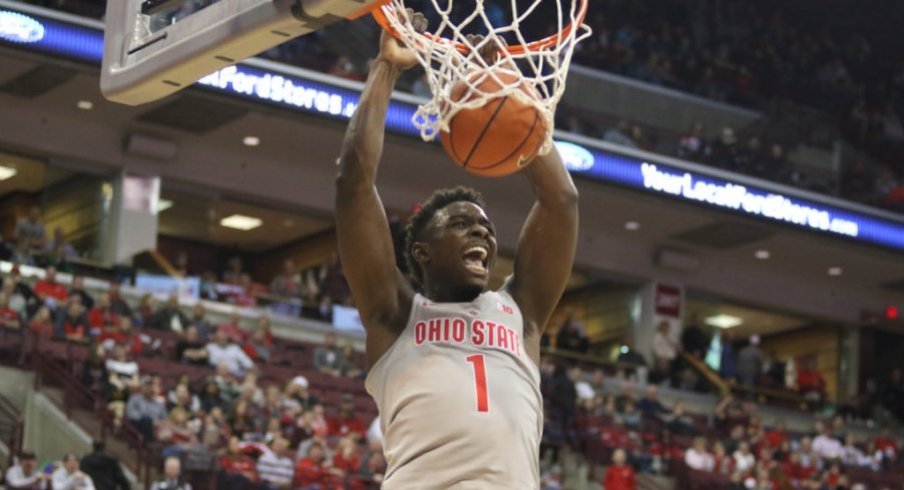 Jae'Sean Tate drops in a high-percentage shot. 