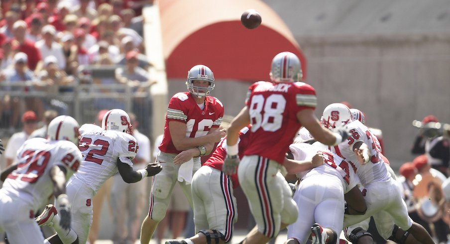 Craig Krenzel throwing to Ben Hartsock vs. N.C. State in 2003