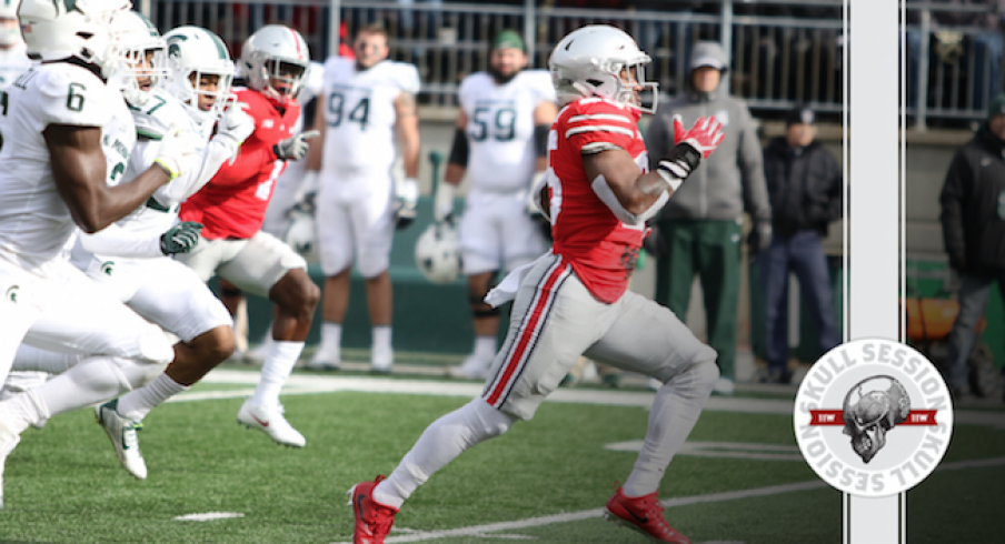 Mike Weber runs towards the Thursday Skull Session.