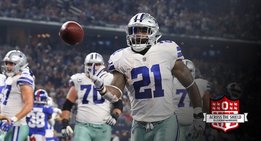 Ezekiel Elliott scores his 2nd touchdown in 2 games this season.