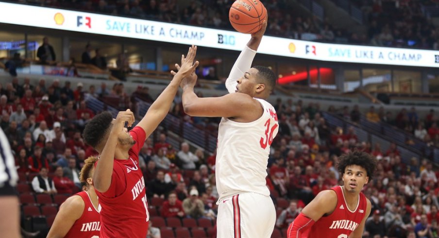 Kaleb Wesson puts up a hook shot against Indiana. 