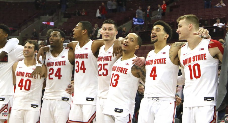 The Ohio State basketball team singing Carmen Ohio