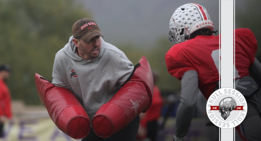 Brian Hartline is coaching them up in today's skull session.