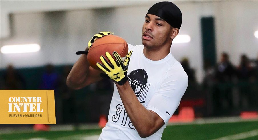 Four-star wideout Jalil Farooq committed to Oklahoma on Sunday.