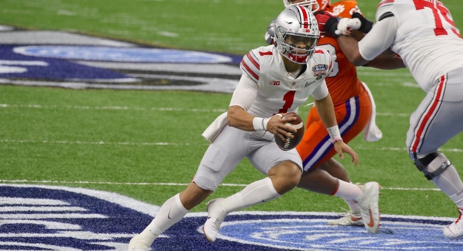  Justin Fields gets broken, then leads Ohio State on a record-breaking night 