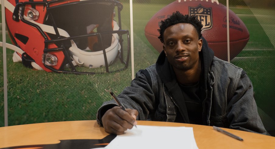 Eli Apple signs with Bengals