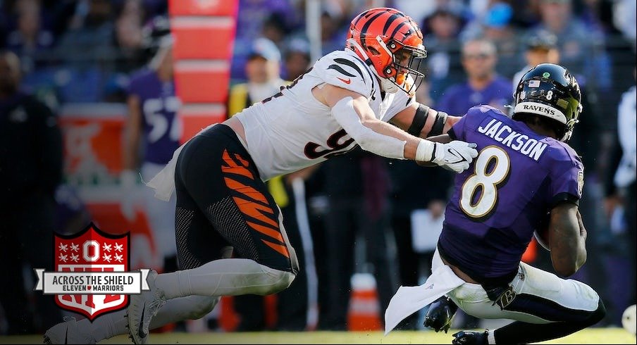 Sam Hubbard sacks Lamar Jackson