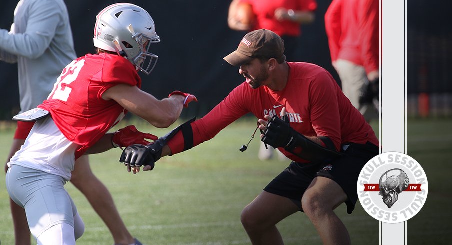 Brian Hartline is coaching them up in today's skull session.