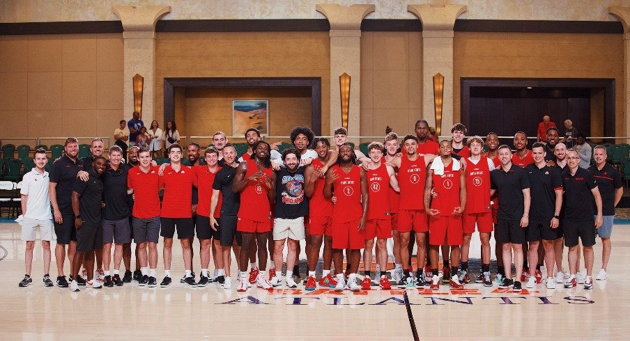 The men’s basketball Buckeyes in the Bahamas.