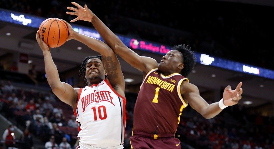 Ohio State laat zijn derde wedstrijd op rij vallen, de tweede thuis op rij in een verlies van 70-67 tegen Minnesota