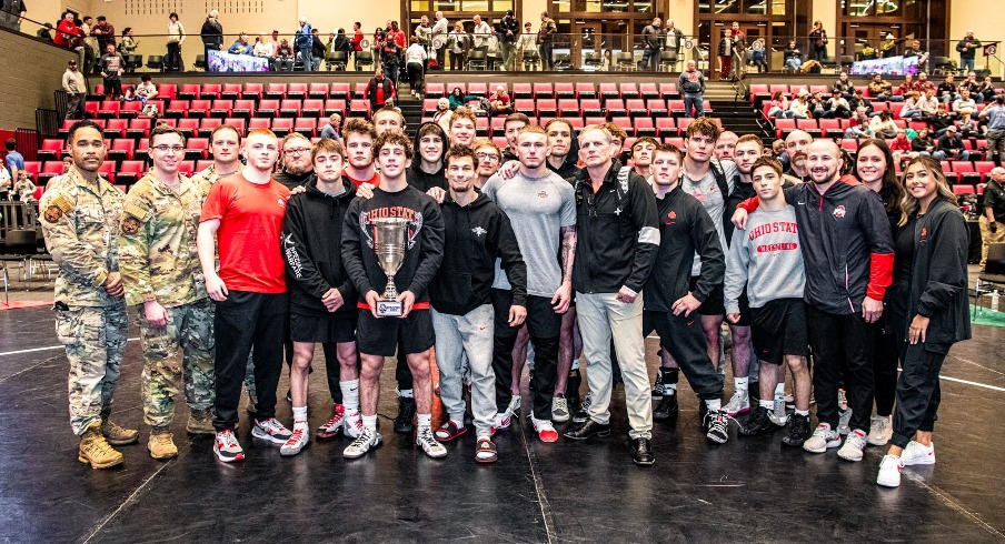 Wrestling duals title team photo