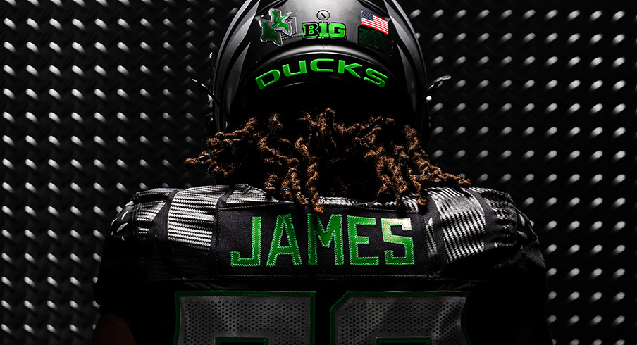 Oregon Leans Into the Blackout by Wearing Black 