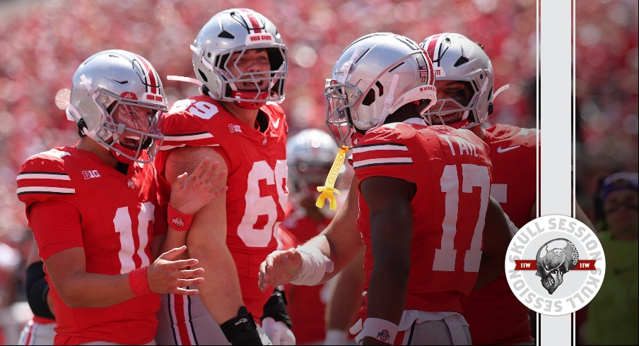 Julian Sayin and Ohio State celebrate a touchdown