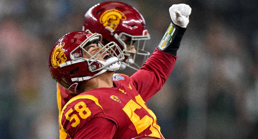 Former USC defensive end Solomon Tuliaupupu