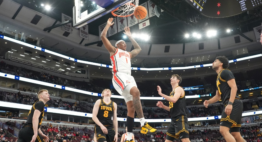 Amare Bynum dunks on Iowa