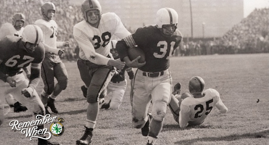 Vic Janowicz runs the ball vs. the Iowa Hawkeyes.